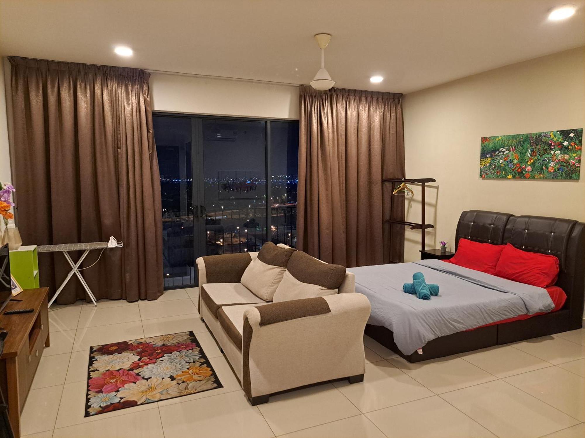 Apartment Unit@trefoil Setia Setia Alam